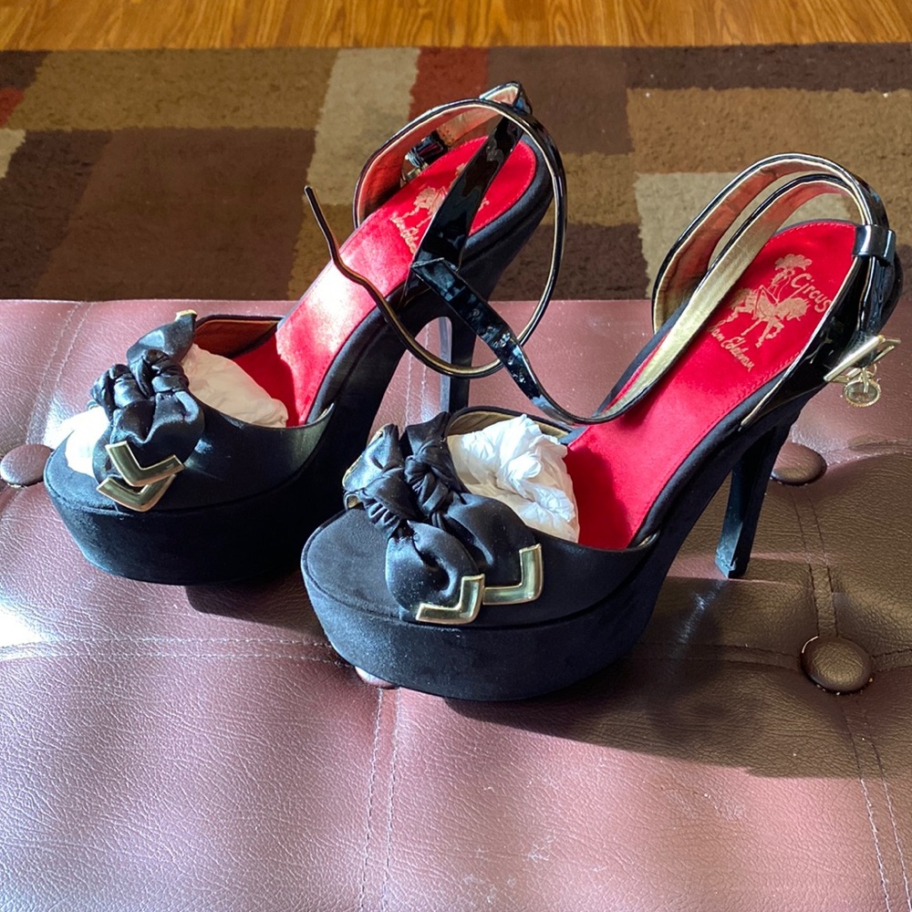 Circus by Sam Edelman Black Platform Heels with Red Insole